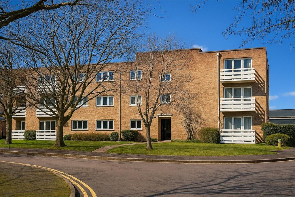 Main image of property: Cunliffe Close, Oxford, Oxfordshire, OX2