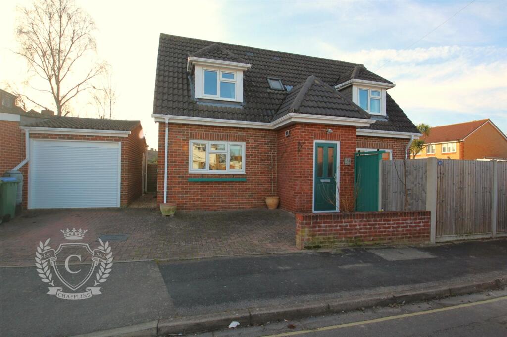 2 bedroom detached house for sale in Lower Quay Road, Fareham, Hampshire, PO16