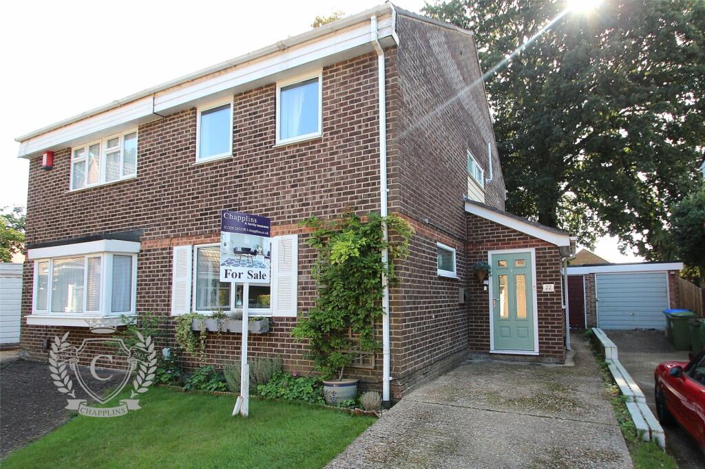 4 bedroom semidetached house for sale in Lynton Gardens, Fareham
