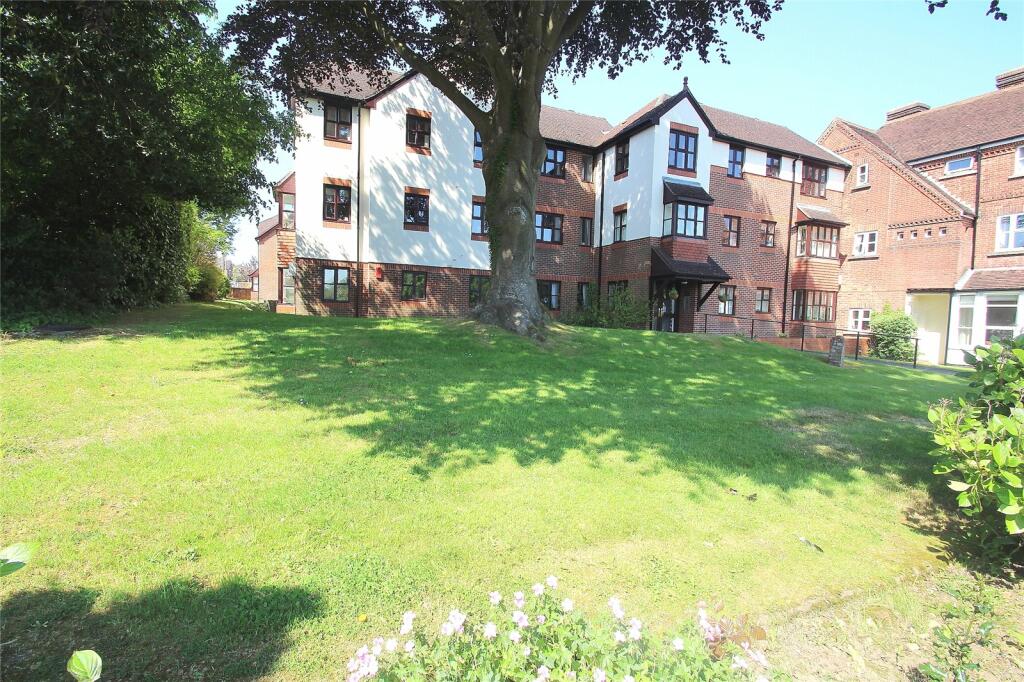 2 bedroom retirement property for sale in Wickham Road, Fareham