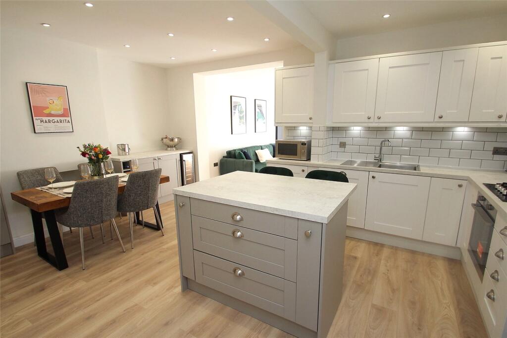 Main image of property: Wallisdean Avenue, Fareham, Hampshire, PO14