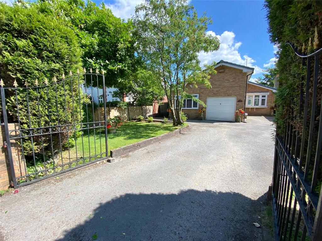 2 bedroom detached house for sale in Upton Road, Prenton, CH43