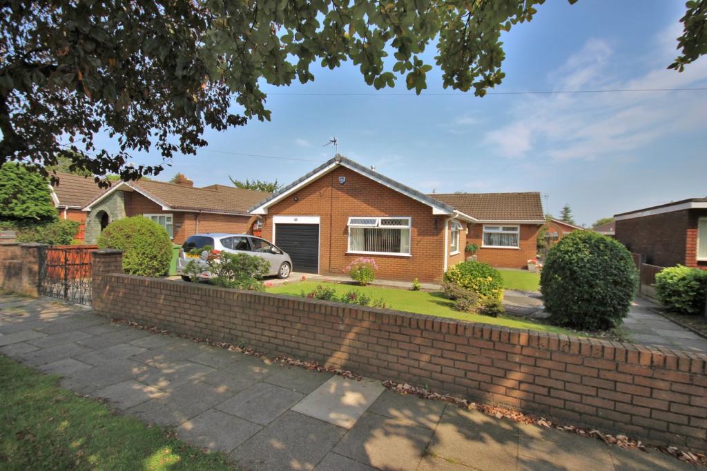 3 bedroom bungalow for sale in Gleneagles Drive, Widnes, WA8