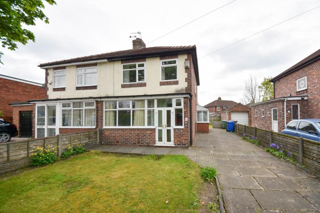 3 bedroom semidetached house for sale in Miles Lane, Shevington, Wigan