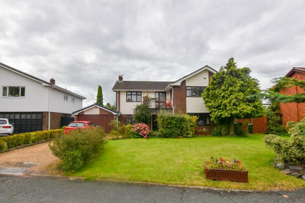 5 bedroom detached house for sale in Bickerton Close, Birchwood, Warrington, WA3 6LS, WA3