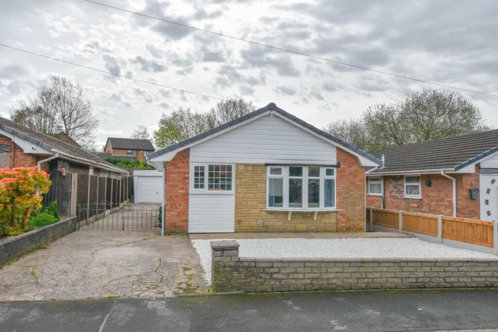 3 bedroom detached bungalow for sale in Aylesbury Crescent, Hindley