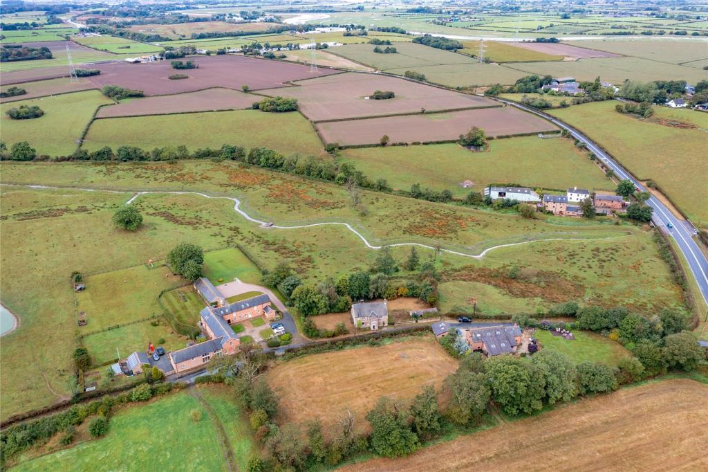 4 bedroom detached house for sale in Wall Lane, Little Eccleston