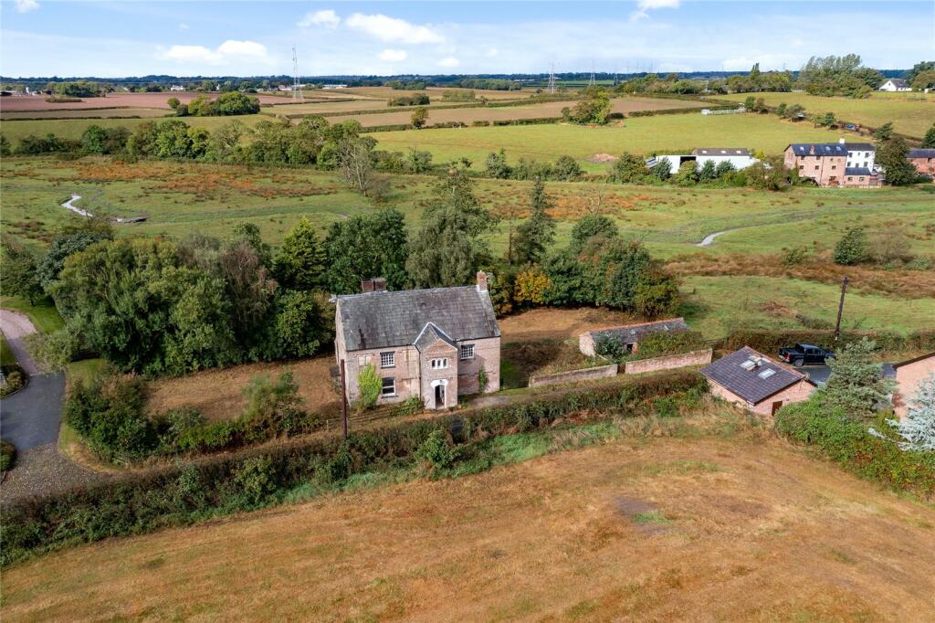 4 bedroom detached house for sale in Wall Lane, Little Eccleston