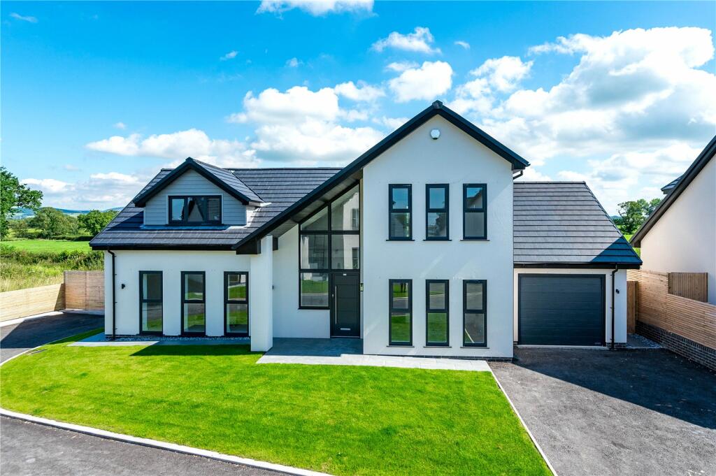 4 bedroom detached house for sale in Whittingham Lane, Whittingham