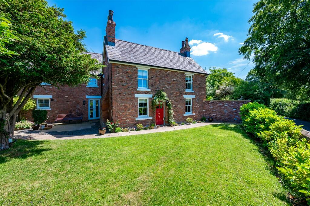 4 bedroom detached house for sale in Cutts Lane, Hambleton, Poultonle