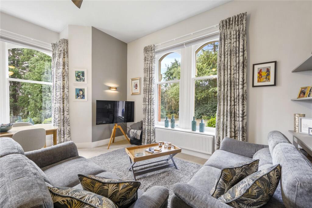 3 bedroom flat for sale in Garstang Road, Bowgreave, Preston