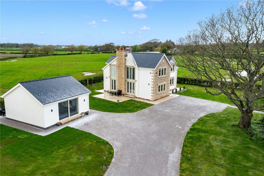 4 bedroom detached house for sale in Lydiate Lane, ClaughtononBrock