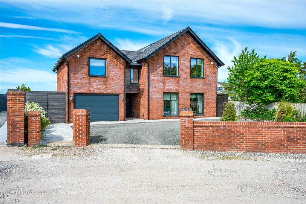 Main image of property: Blackpool Road, Poulton-le-Fylde, Lancashire
