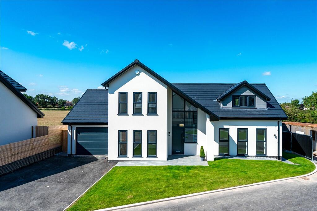 4 bedroom detached house for sale in Whittingham Lane, Whittingham