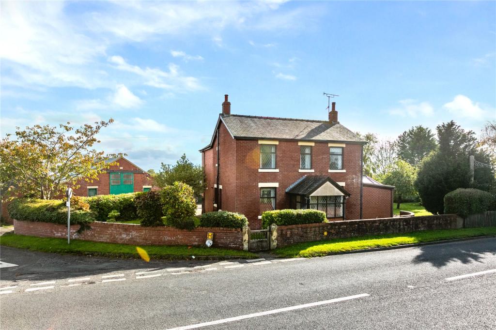 3 bedroom detached house for sale in Carr Lane, Hambleton, Poultonle