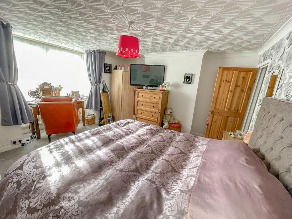 2 bedroom flat for sale in Welholme Road, Grimsby, North East Lincs, DN32