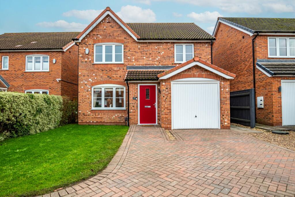 4 bedroom detached house for sale in Horseshoe Close, Scartho, Grimsby
