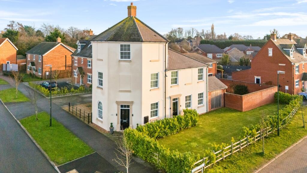 Main image of property: Kirkenes Close, New Waltham, Grimsby, DN36