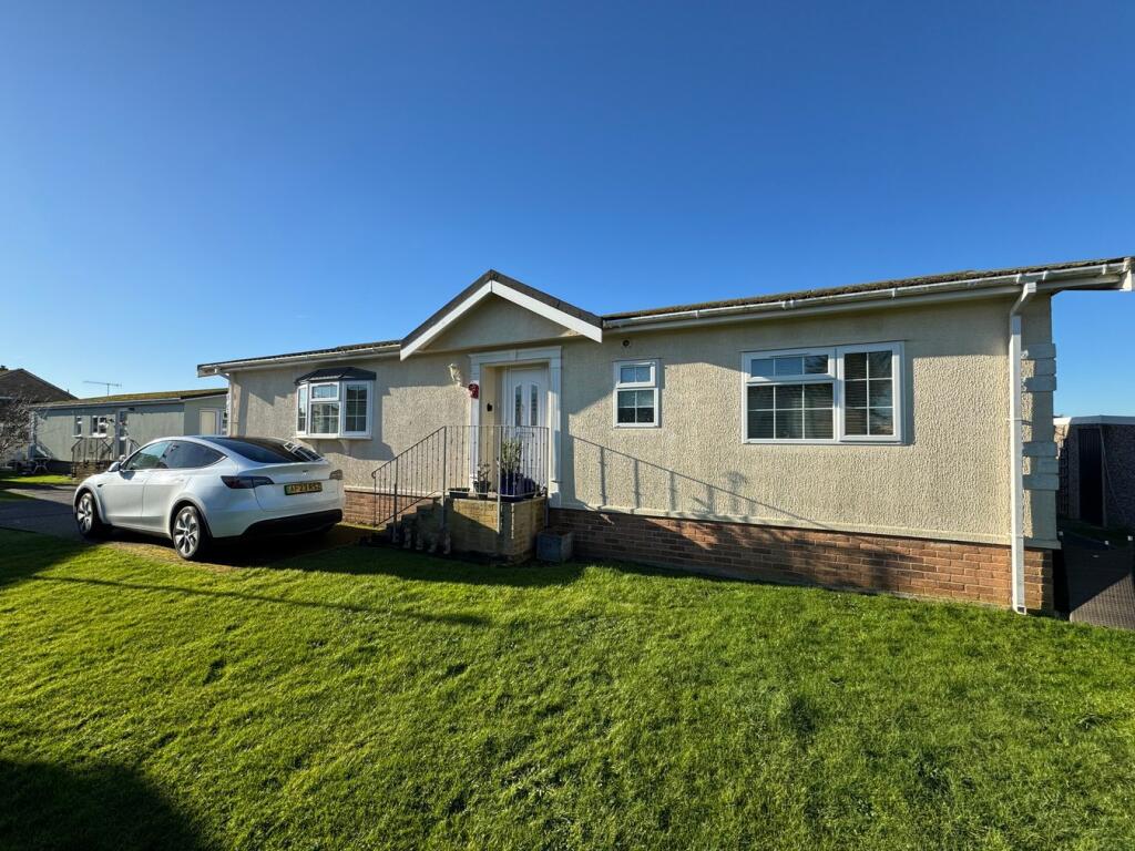 Main image of property: The Broadway, Lancing, BN15