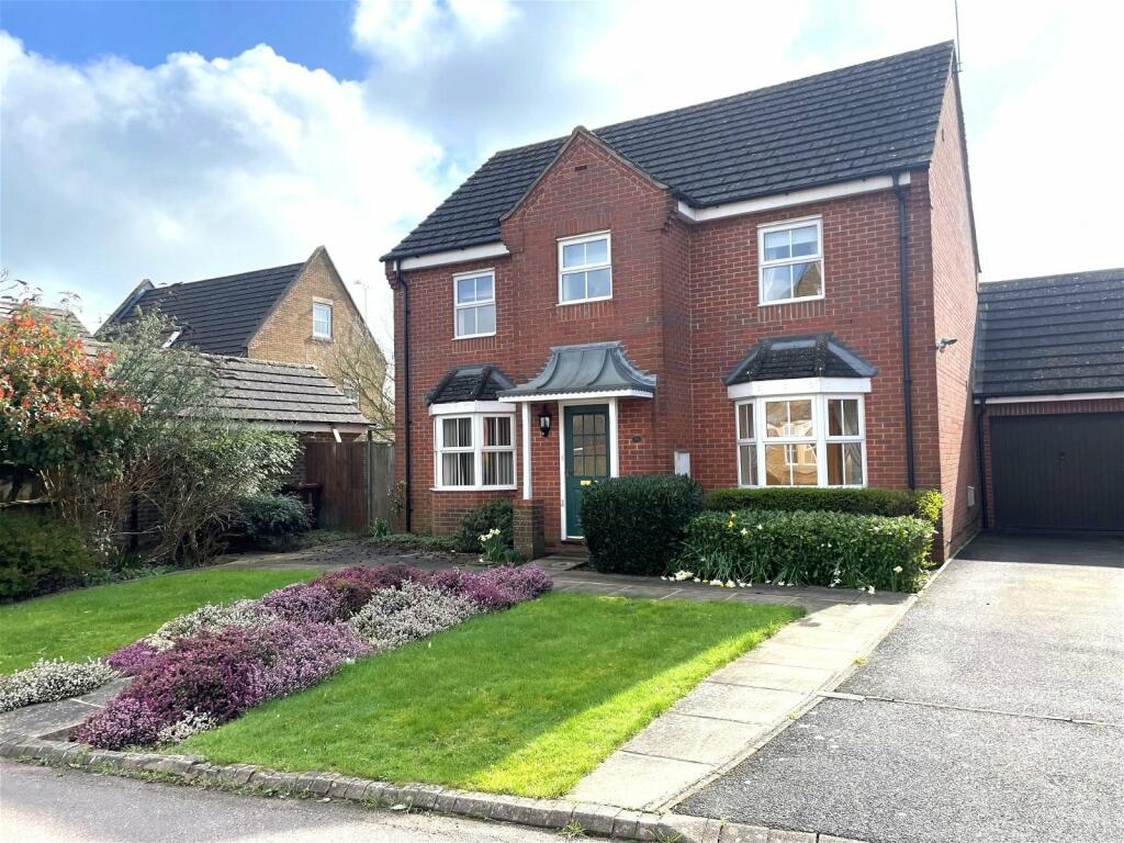 4 bedroom detached house for sale in Stroud Close, Banbury, OX16 3ZN, OX16