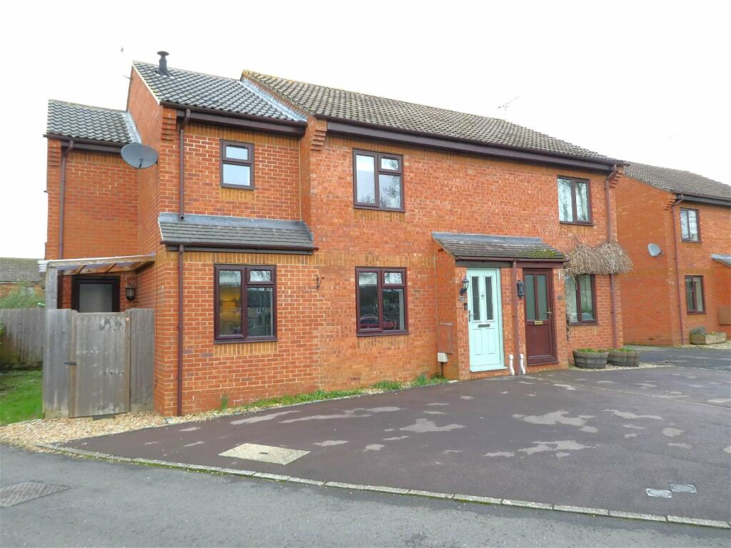3 bedroom semidetached house for sale in Quarry Close, Bloxham, OX15