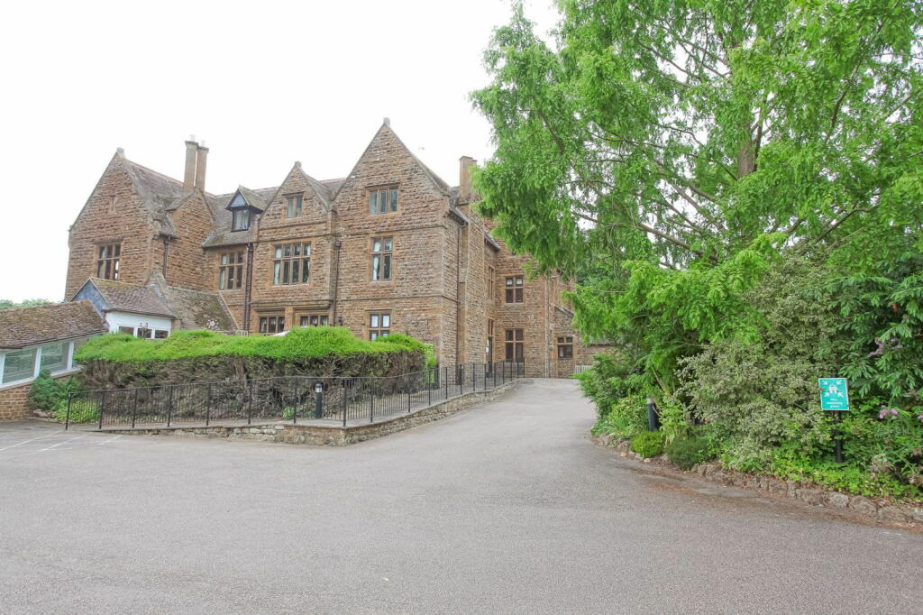 2 bedroom retirement property for sale in House, OX17