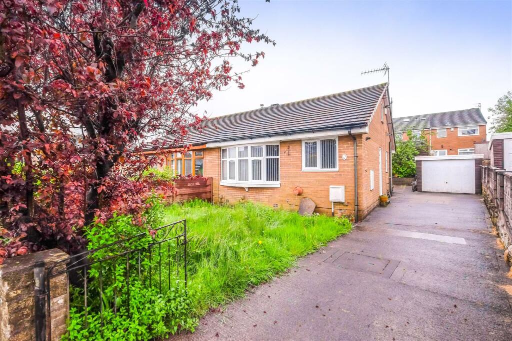 2 bedroom semidetached bungalow for sale in Belgrave Grove, Claremount