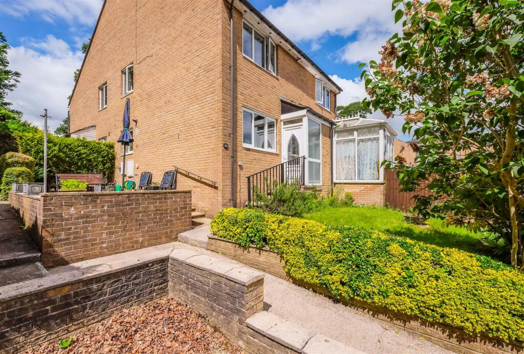 2 bedroom terraced house for sale in Wellgarth, Well Head, Halifax, HX1