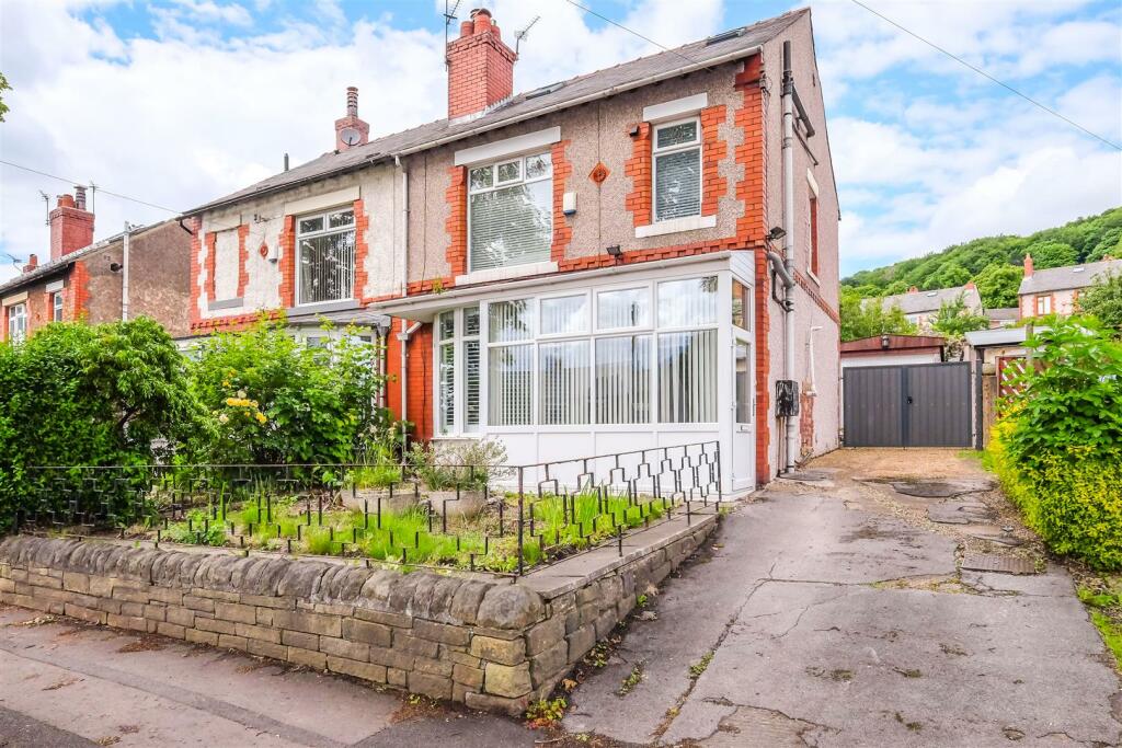4 bedroom semidetached house for sale in Rochdale Road, Halifax, HX2