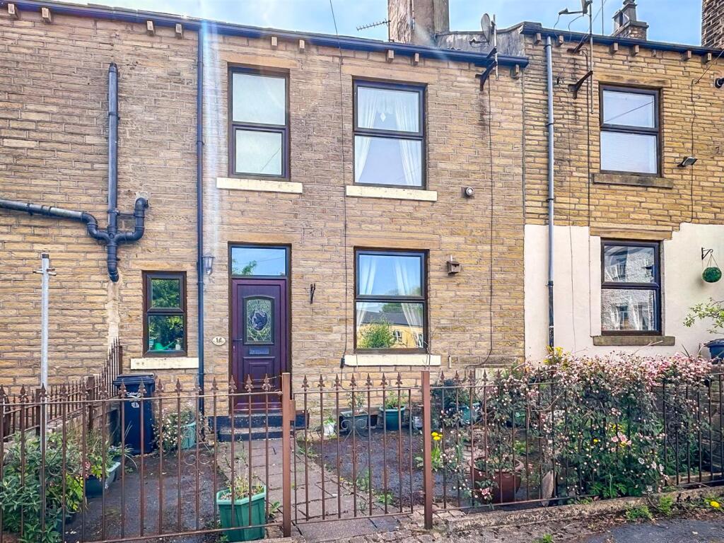 Main image of property: Kelseys Court, Halifax