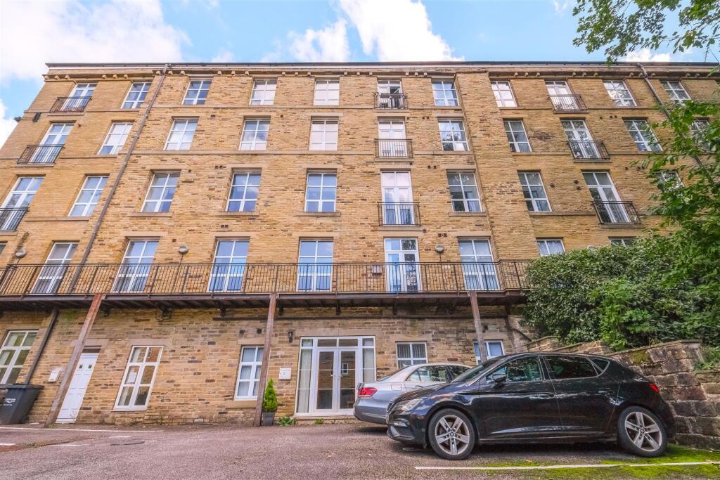 Main image of property: Gratrix Lane, Sowerby Bridge