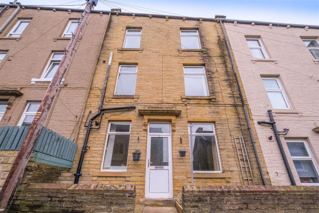 Main image of property: Upper Fountain Street, Sowerby Bridge