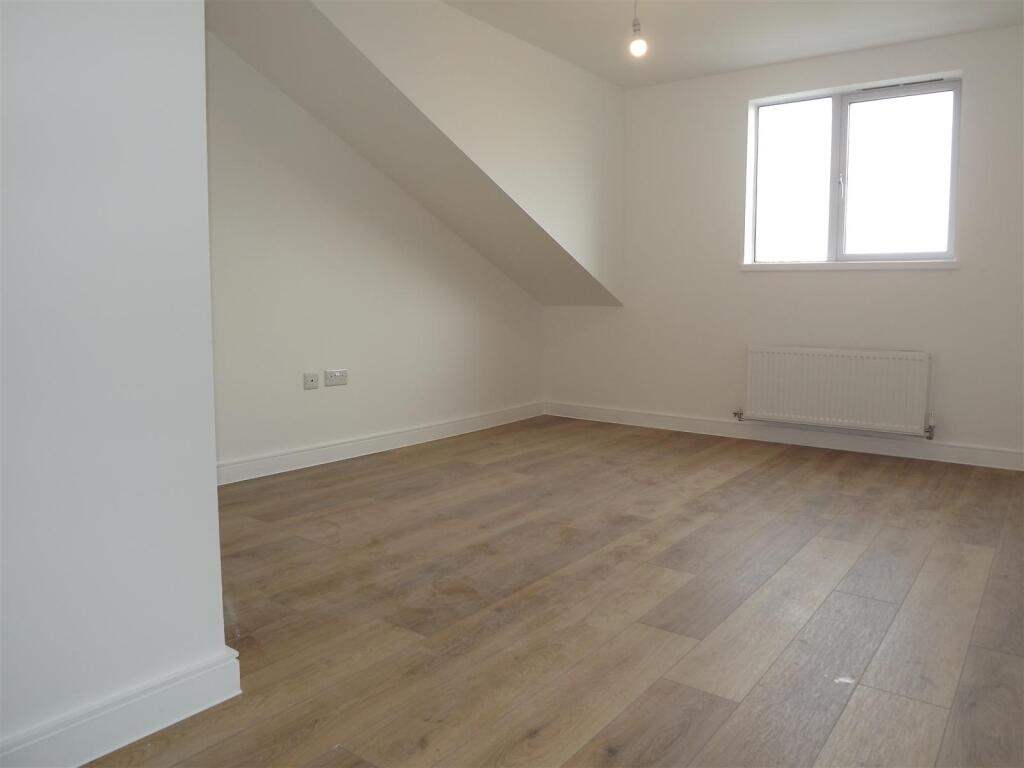 Additional property image - Simmonds View, Stoke Gifford