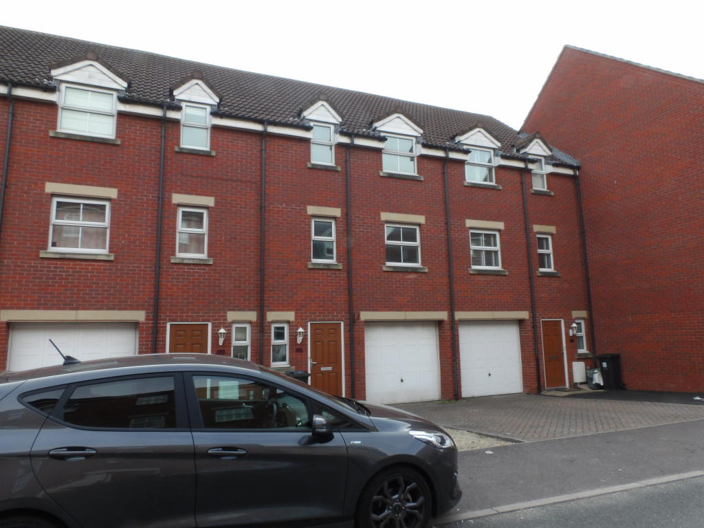 3 bedroom town house for rent in New Charlton Way, Brentry, Bristol, BS10