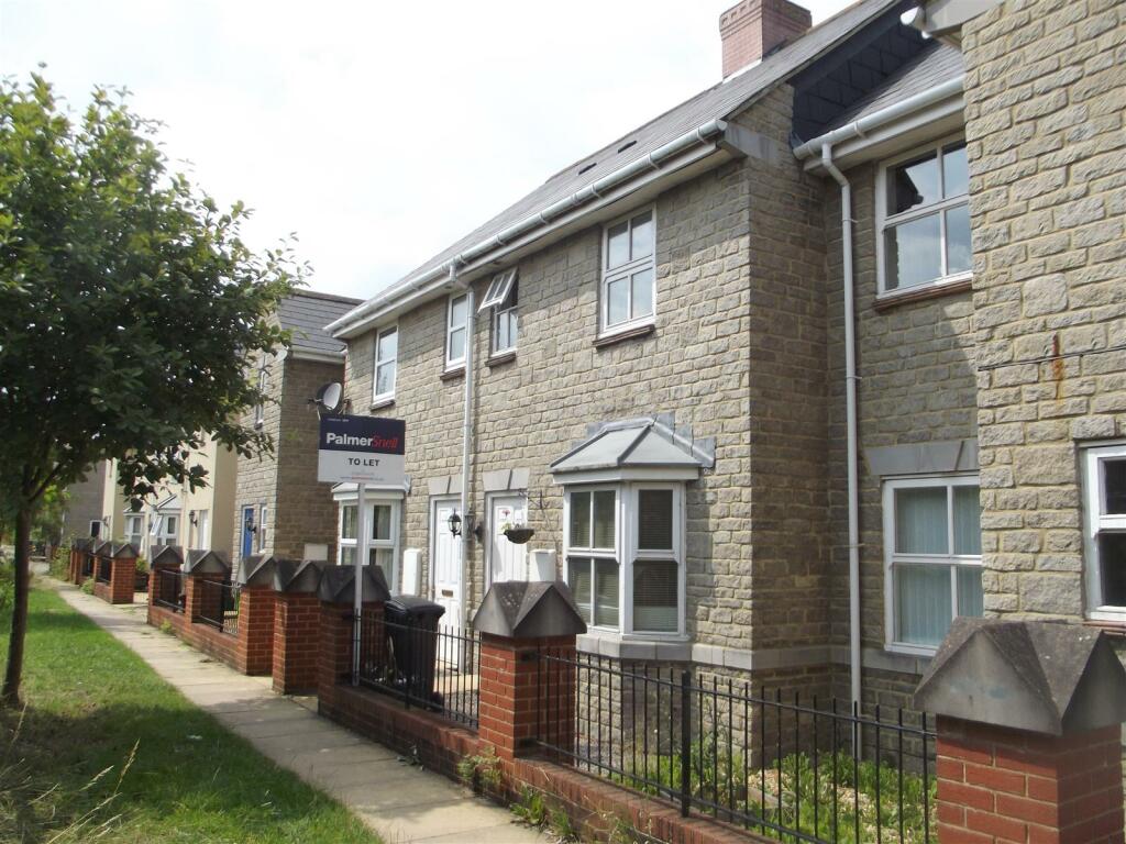 2 bedroom terraced house for rent in Boundary Road, Weston Village, BS24