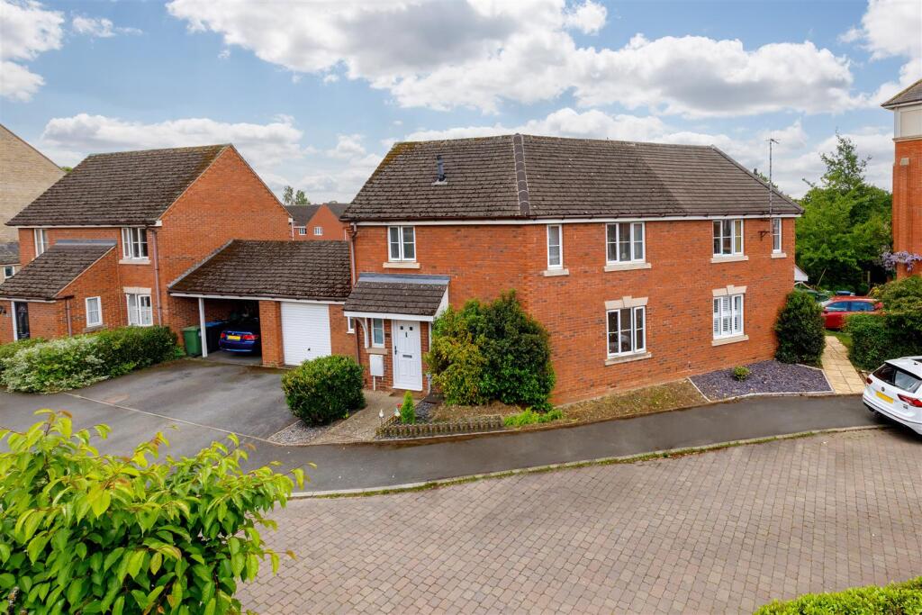 Main image of property: Lingfield Crescent, Stratford-Upon-Avon