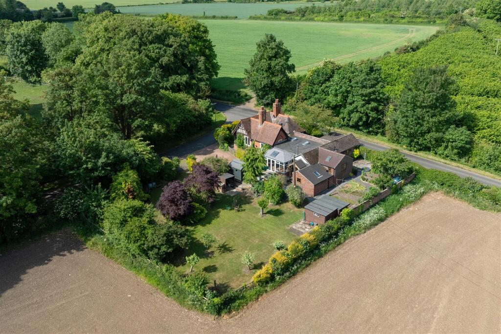 Main image of property: West Lodge, Temple Grafton