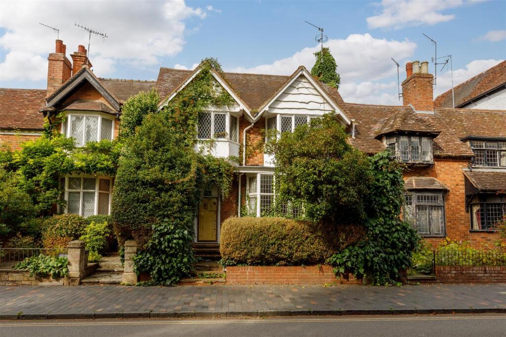 Main image of property: Waterside, Stratford-Upon-Avon