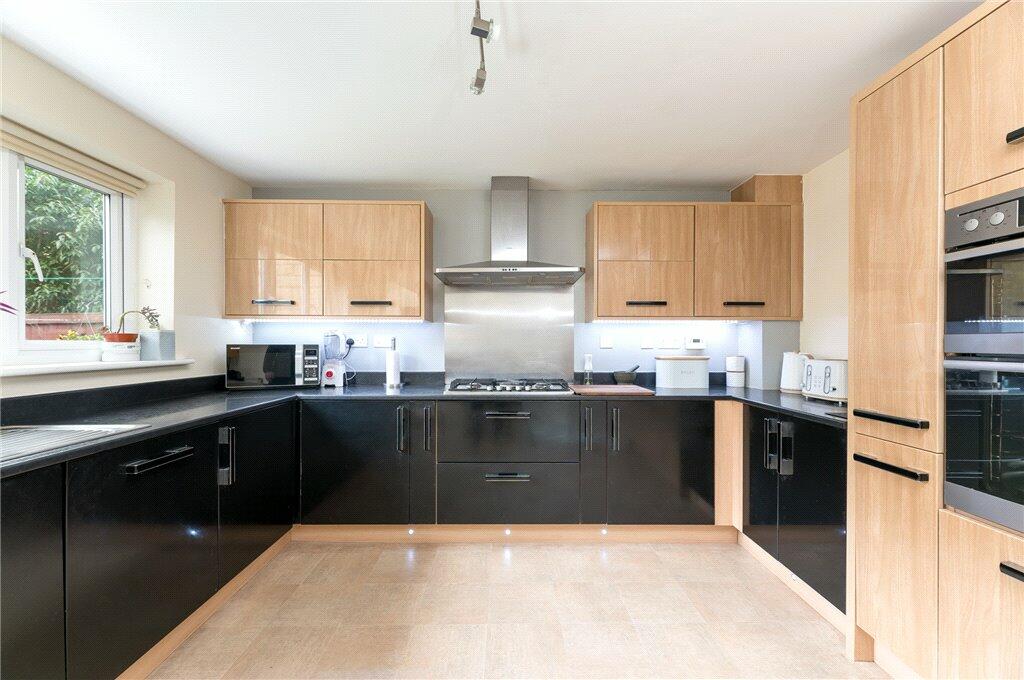Additional property image - Plantation Drive, Bradford, West Yorkshire, BD9