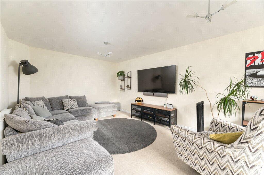 Additional property image - Plantation Drive, Bradford, West Yorkshire, BD9