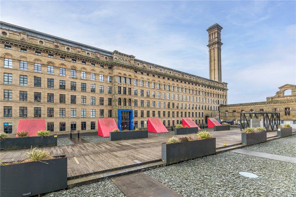 Main image of property: Lilycroft Road, Bradford, West Yorkshire, BD9