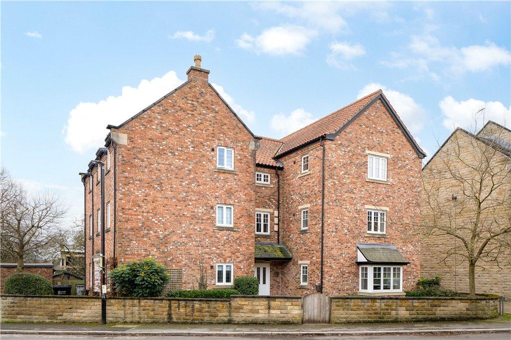 1 bedroom apartment for sale in Micklethwaite Grove, Wetherby, LS22