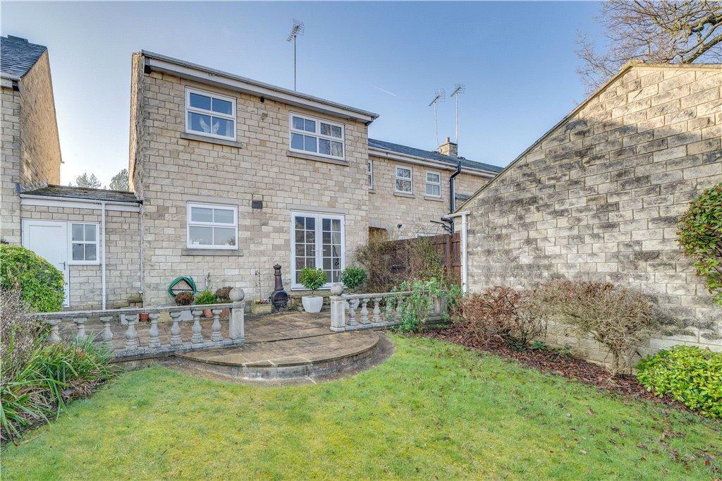 4 bedroom town house for sale in Parlington Villas, Aberford, Leeds