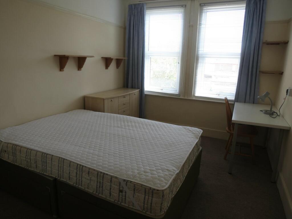 Additional property image - 5 bedroom Detached House in Winton