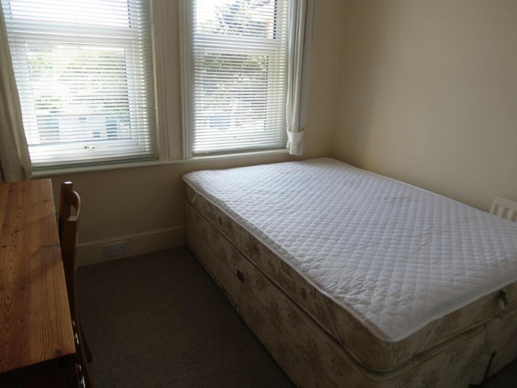 Additional property image - 5 bedroom Detached House in Winton