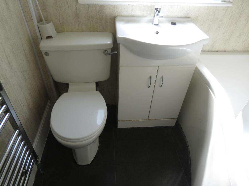Additional property image - 5 bedroom Detached House in Winton