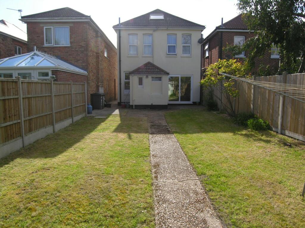 Additional property image - 5 bedroom Detached House in Winton