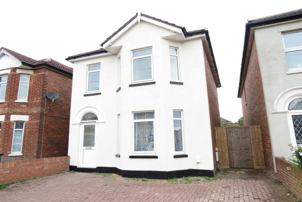 Additional property image - 6 bedroom Detached House in Charminster