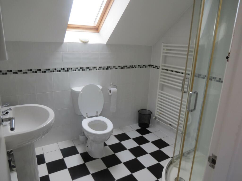 Additional property image - 4 bedroom Semi Detached House in Ensbury Park