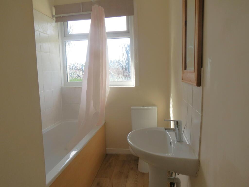 Additional property image - 4 bedroom Semi Detached House in Winton